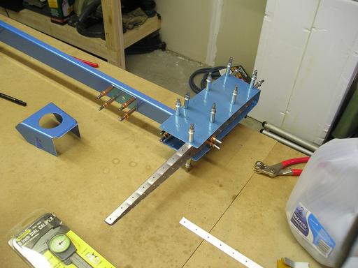 Counterbalance skin and tip rib