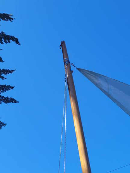 jib and side stay attachment