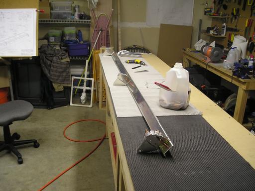 Right flap spar assembly