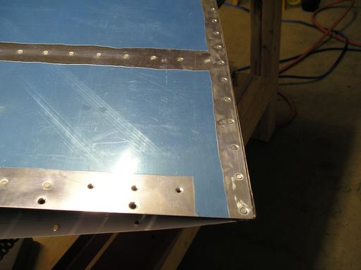 Closer look at trailing edge rivets