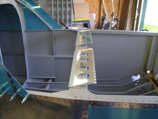 Seat back braces
