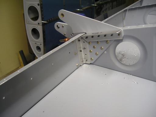 Fitting flap hinge angles