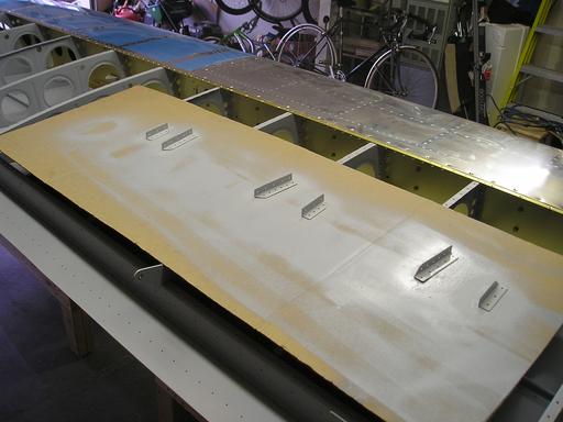 Priming flap hinge angles