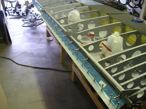 Fitting W-921R and W-924R gap fairings