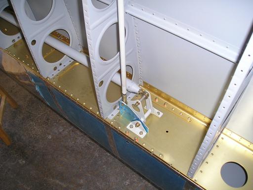 Adjusting bellcrank and pushrod length